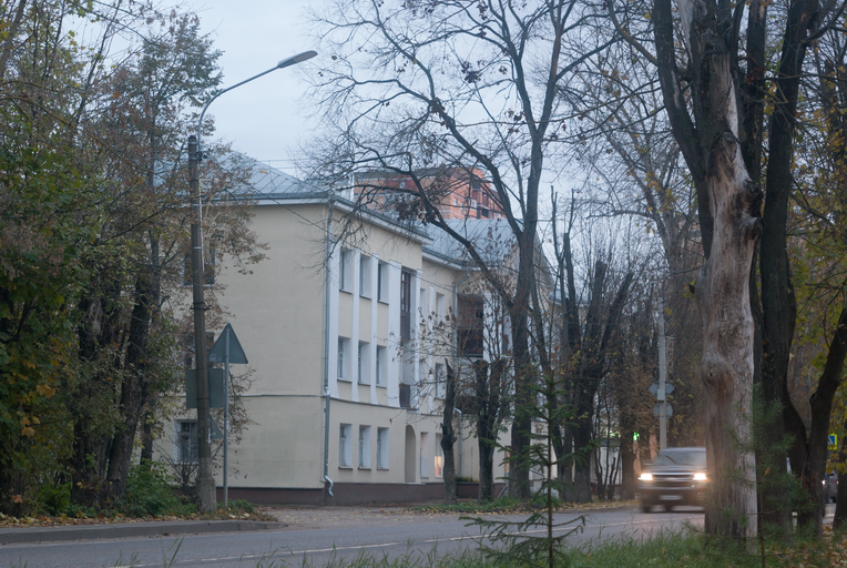<<МНОГОКВАРТИРНЫЙ ДОМ>>)